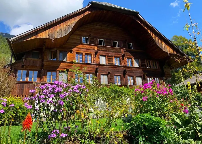 Swiss Mountain-Valley View Lodge